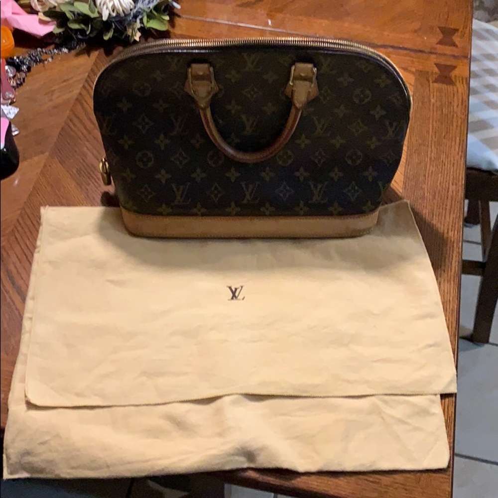 Louis Vuitton purse